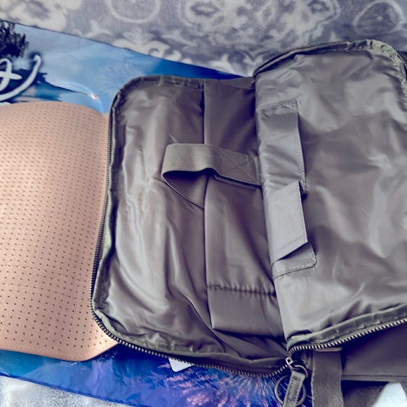 NWT Disney Pin Collector Backpack - Picture 6 of 6